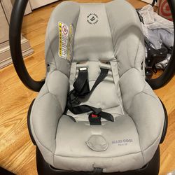 Maxi Cosi Infant Seat And Base 