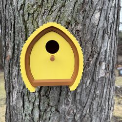 Modern 3D Printed Birdhouse – Weatherproof PETG – Easy Mount – yellow