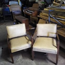 2 Matching Chairs Mid cemtry Modern