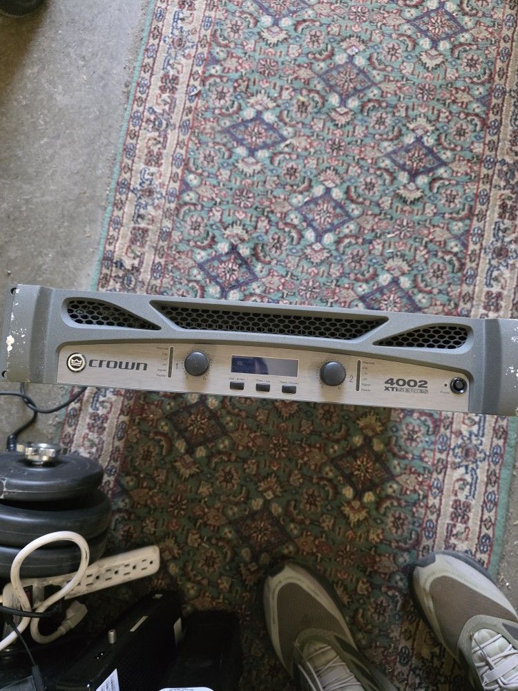 Crown XTi 4002 Amplifier