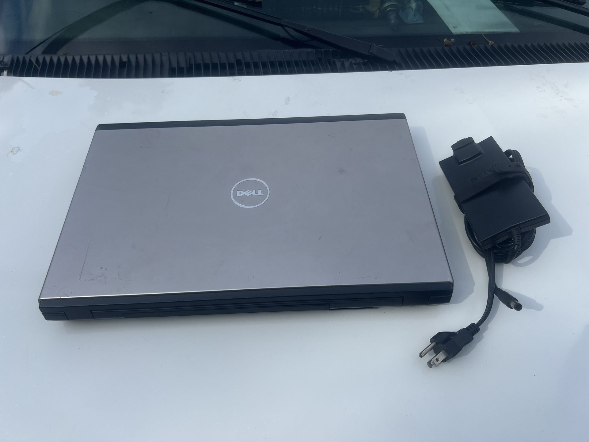 Dell Labtop Computer Windows 10 Pro 250 Gig Hard Drive Storage And 3 Gigs Ram