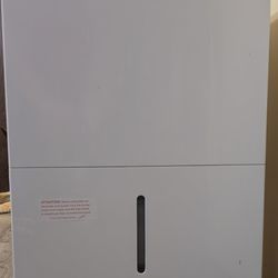$50!! IF YOU BUY TODAY 10/27!! I MIST MOVE IT THIS WEEK, TO YOU OR THE TRASH!! Dehumidifier By homeLabs $100 / O.B.O