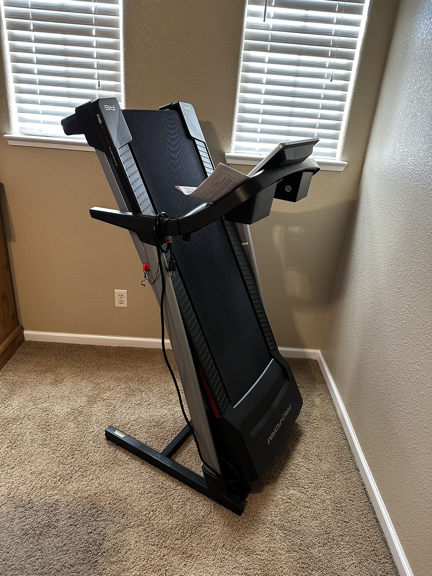 Proform 305 cst treadmill for sale new arrivals