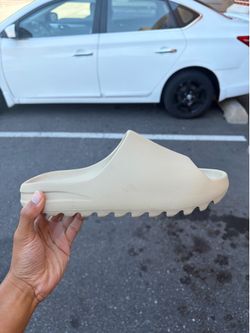 Yeezy Slides “Pure”