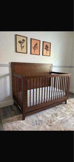 🍼 BABY NURSERY SET – LIKE NEW / NEVER USED