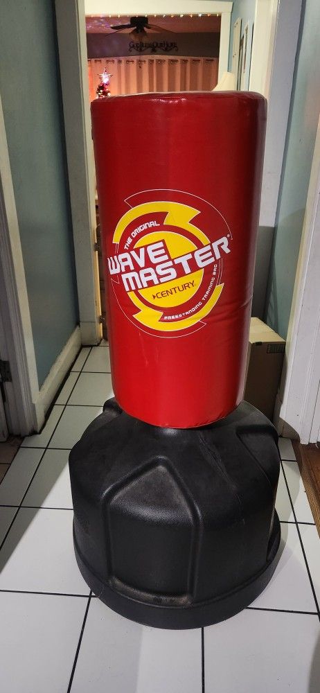 Century Original Wavemaster Adjustable Height Freestanding Training Bag-Red