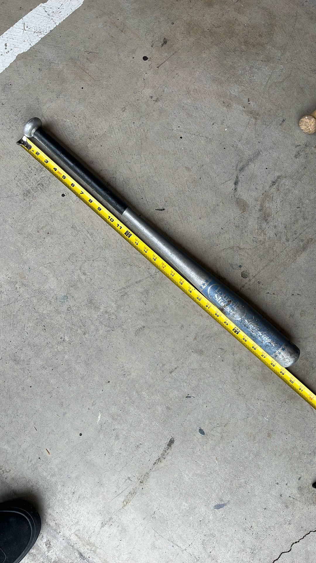 Louisville slugger, baseball bat