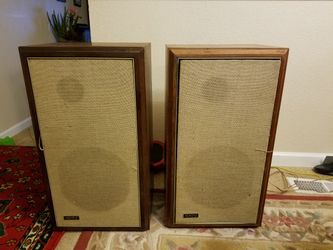 2 Large Vintage Advent Loud Speaker