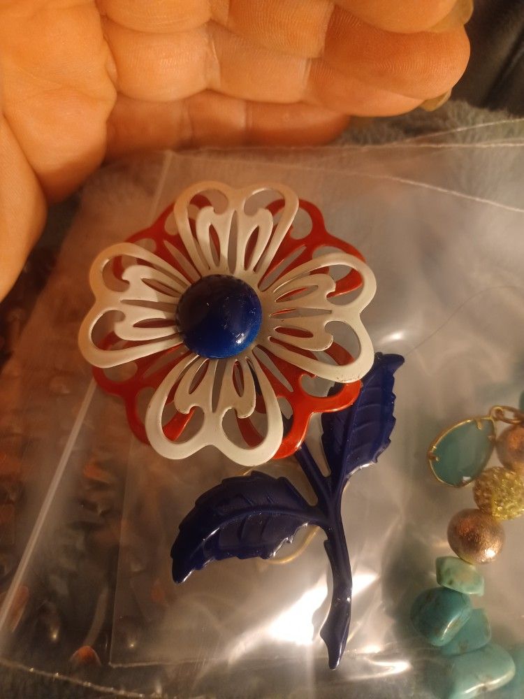 Vintage RED/WHITE/BLUE Flower PIN