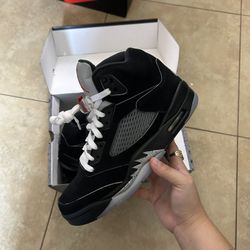 Jordan 5 Retro Metallic 2025