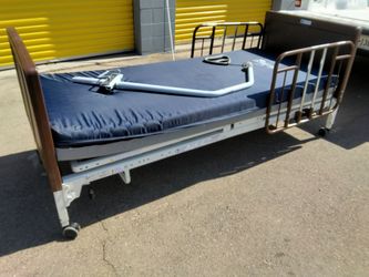 Hospital Bed W Hand Lift