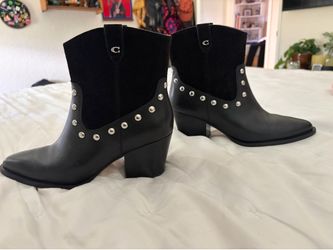 Coach Black Studded Leather & Suede Ankle Boots Women’s 7.5 – Like New