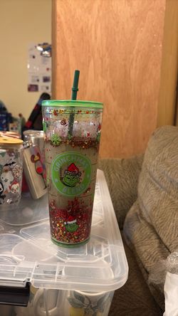 Grinch Starbucks cup