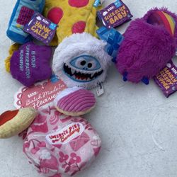 Dog Toys 🦮🐩🐈‍⬛( BY BARK)  A Variety Of 5 Different Toys.