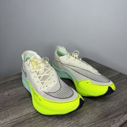 Nike Zooms Vaporfly Next %2 Size 12 1/2 Mens