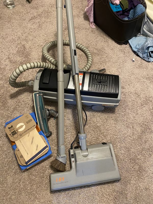 Electrolux Lux Classic Vacuum for Sale in St. Petersburg, FL OfferUp