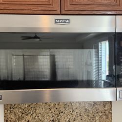 MAYTAG microwave 