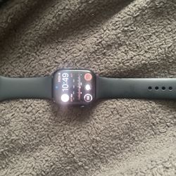 Apple Watch 8 44mm 
