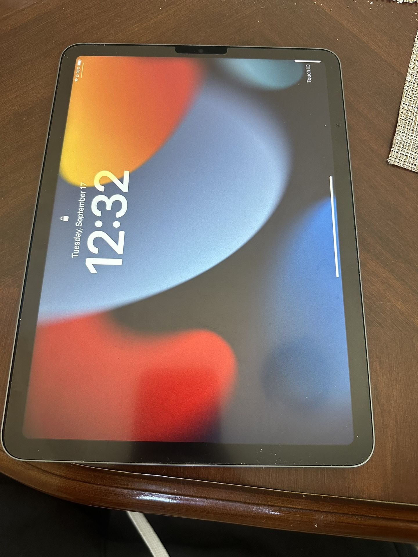 IPad Air 5 with magic Keyboard