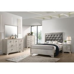 Salford 4-piece Queen Bedroom Set Metallic Sterling     Delivery Included 