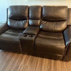 Leather Power Recliner Sofa (2 Seat) – Like New