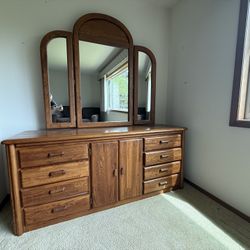 Broyhill, Fontana Oak Triple Dresser With Arched Mirror