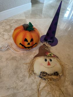 Various Halloween fall Deco