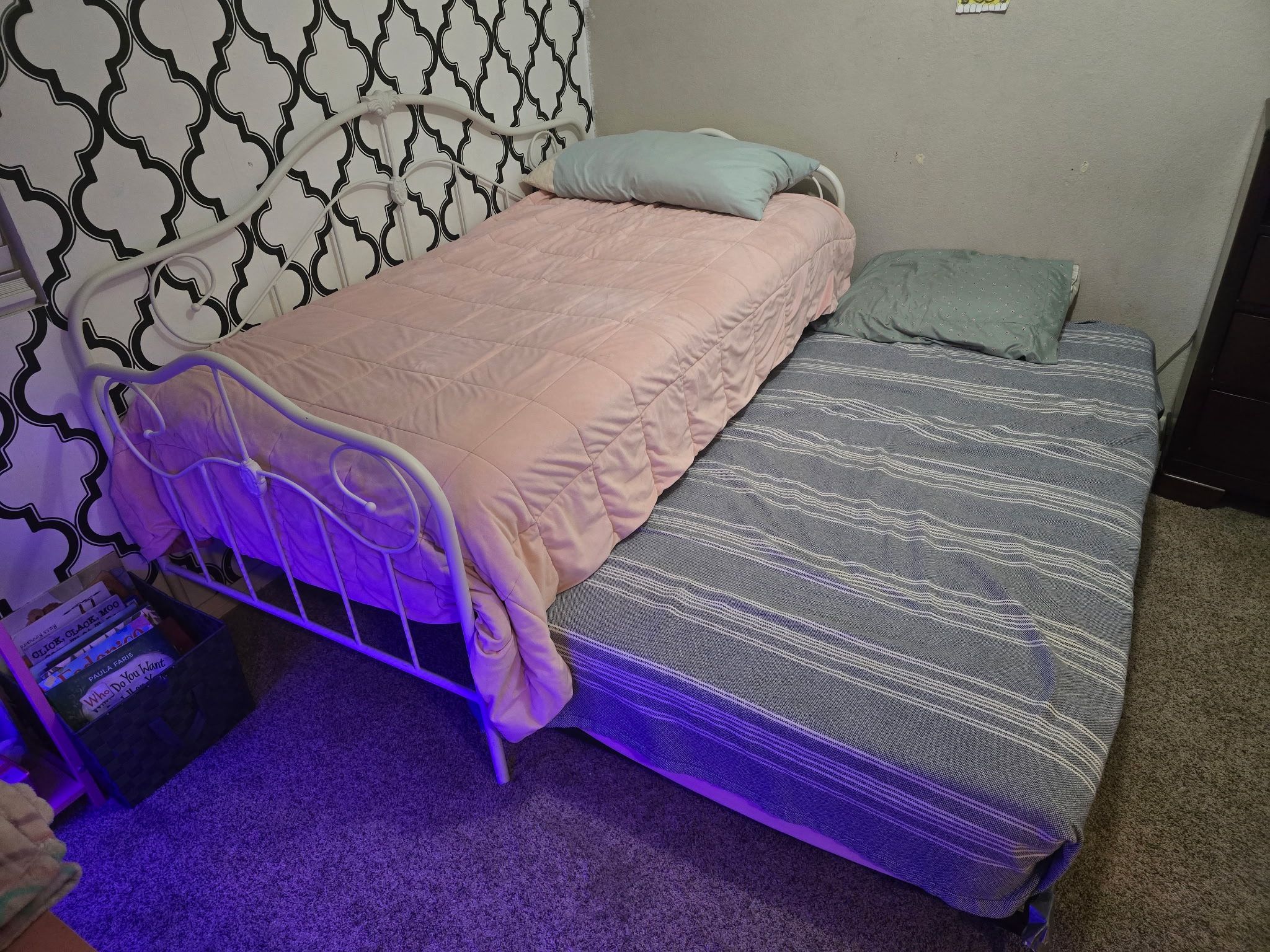 Twin Trundle Bed 75$