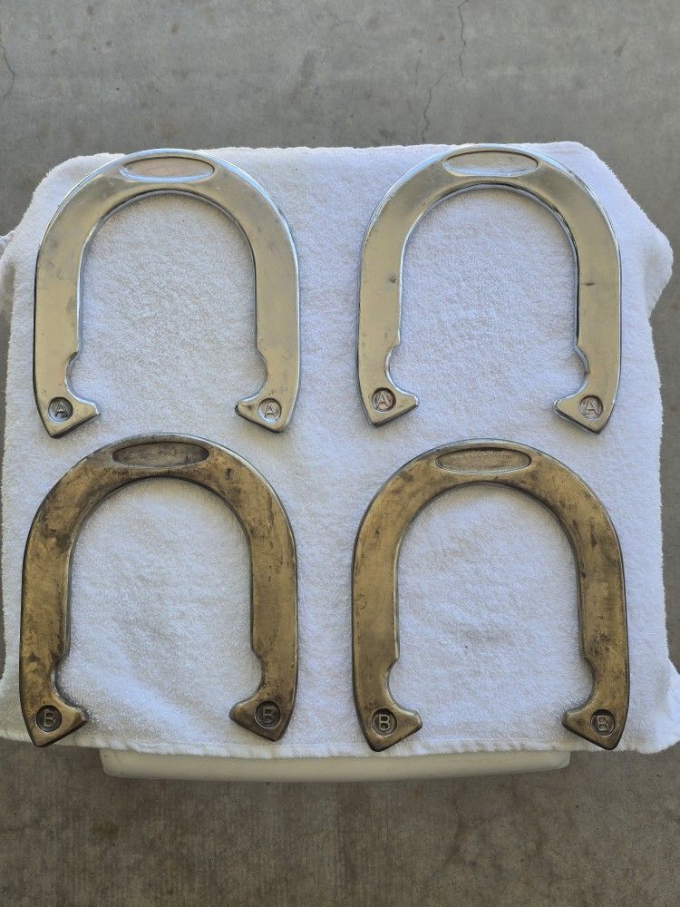 Eddie Bauer Horseshoe Set