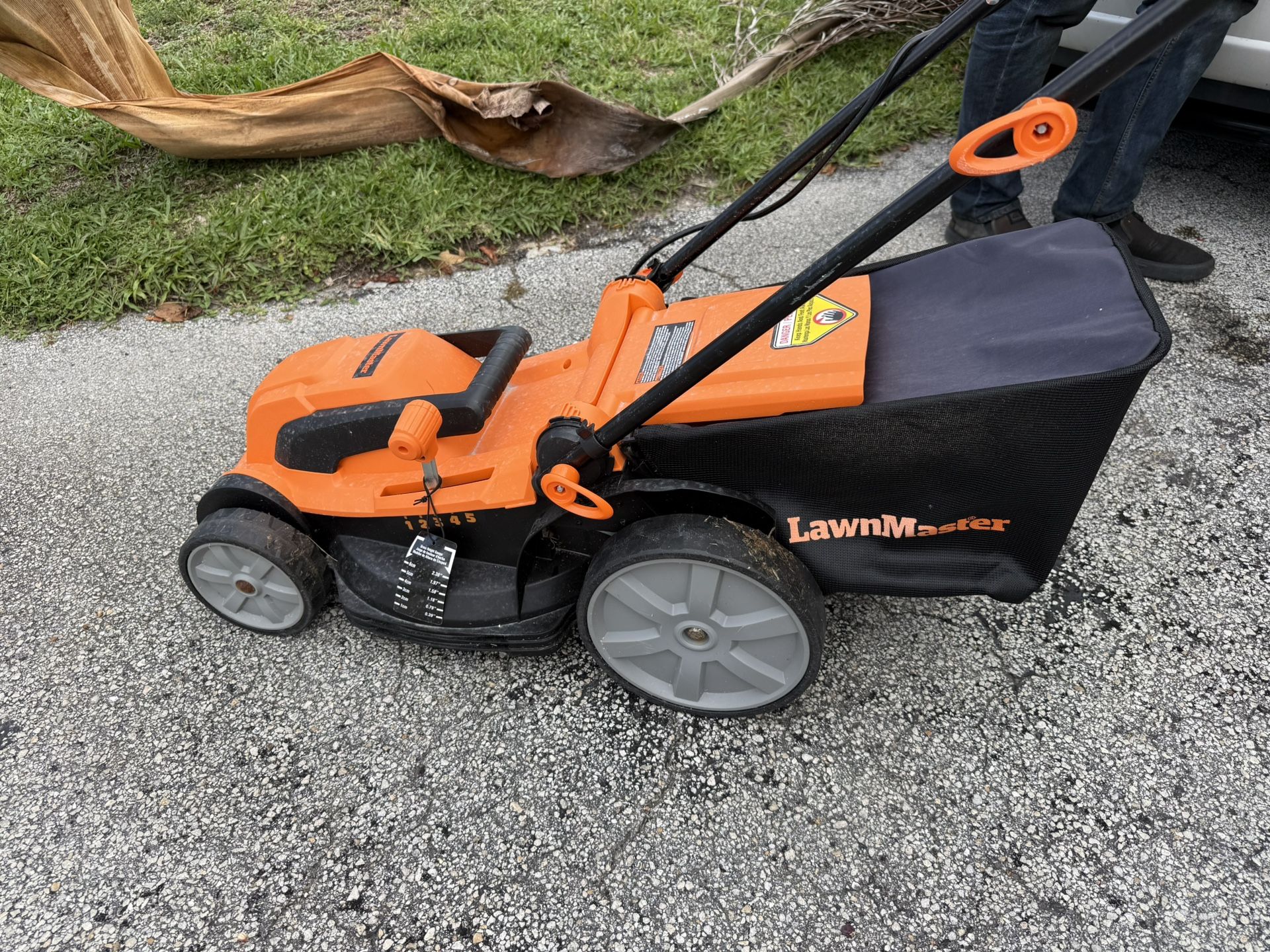 LawnMaster MEB1114K Electric Corded Lawn Mower 15-Inch 11AMP