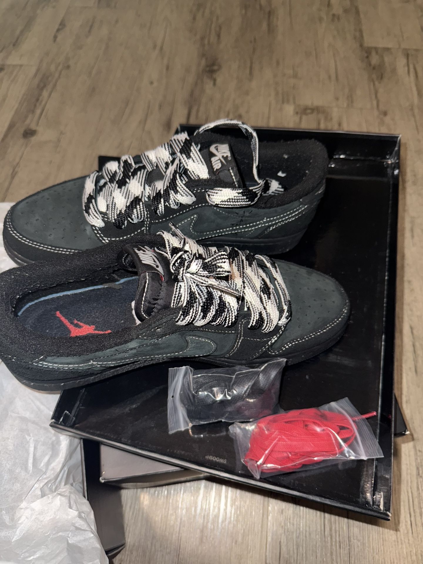 Black Phantoms 