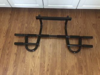 Pull up exercise bar