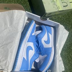 Jordan 1 UNC 