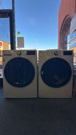Lg washer and dryer set// stackable