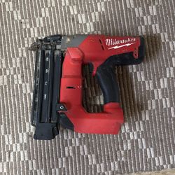 Milwaukee M18 FUEL 18 Gauge Brad Nailer (Tool Only) 
