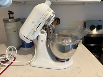 Early 2000’s Kitchen Aid Stand Mixer