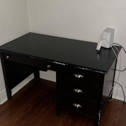 Black Desk