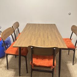 Dinning Table With Chairs