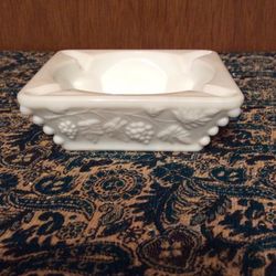 Vintage West Moreland Milk Glass Square 4” Ashtray Grapes, Leaves & Vines