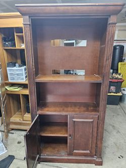 Nice bookshelf in good condition