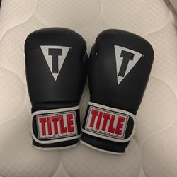 Title 12 Oz Classic Hybrid Training Gloves