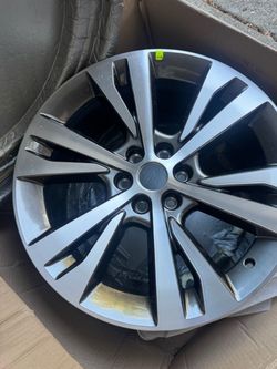 OEM Ford wheel (LL1Z 1007 A) for a 2011-2014 Mustang