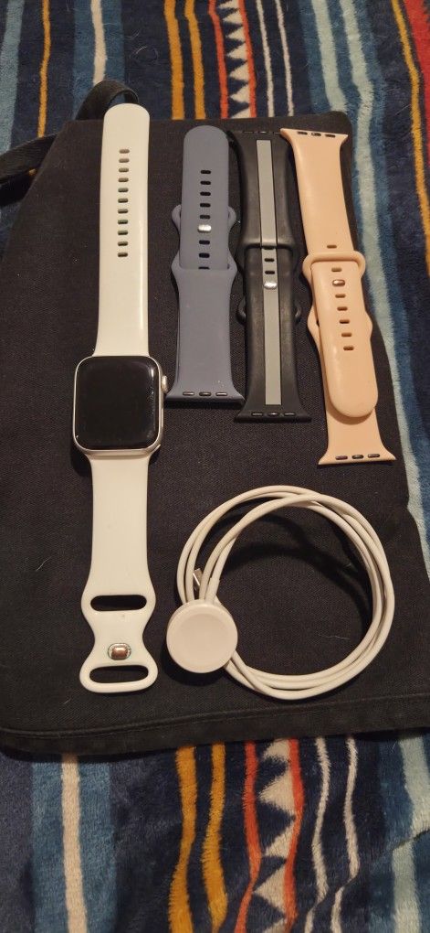 Apple Watch SE 44mm 32gb