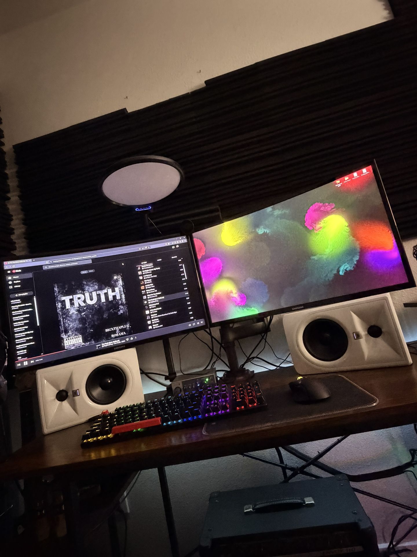 32 inch Samsung curved computer screen