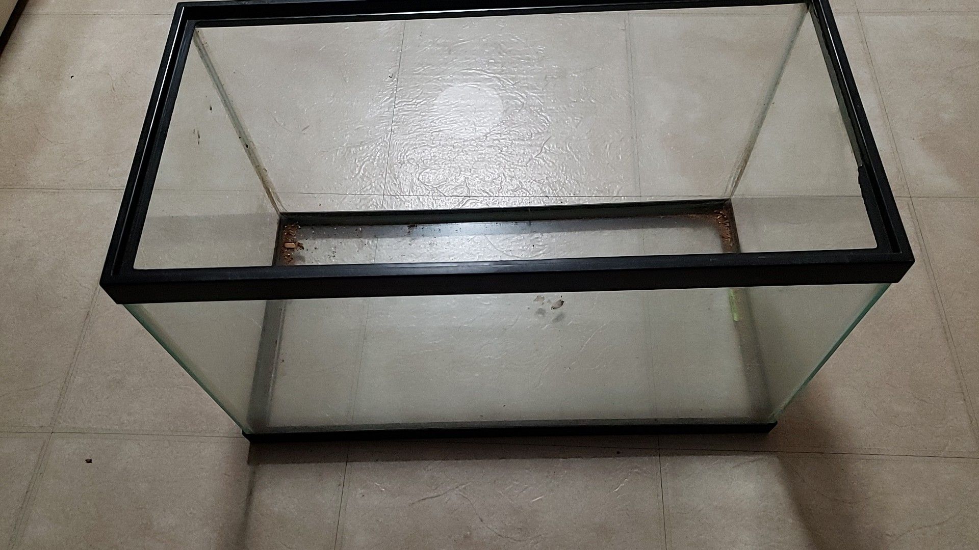 Glass tank