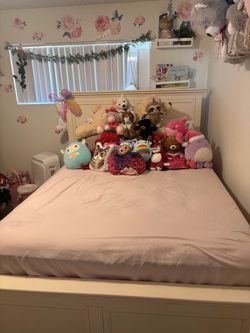 Queen size bed