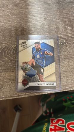 Lorenzo Insigne 21/22 FIFA Road To The World Cup
