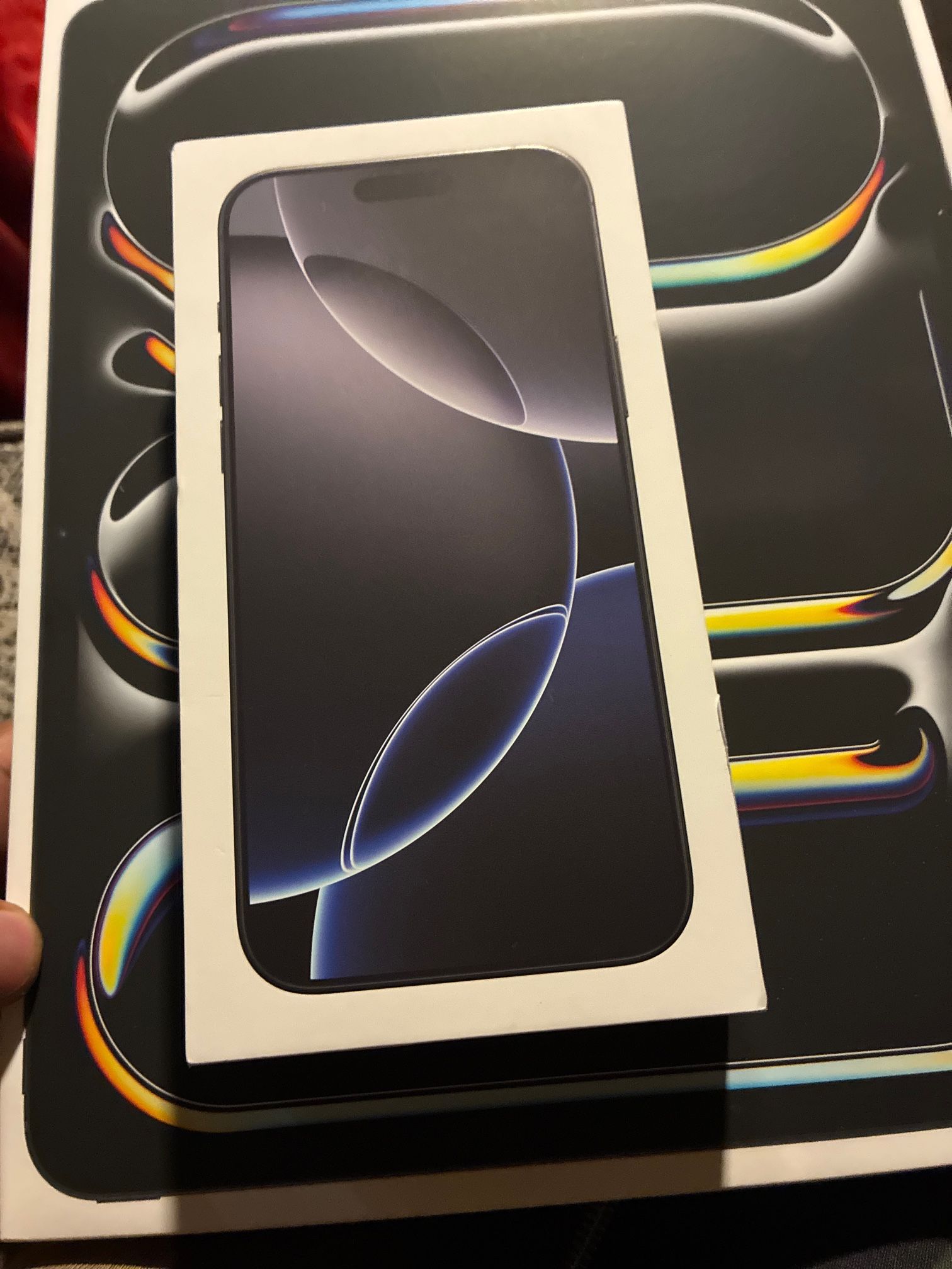 iPhone 16 Pro Max 1TB iPad 13in 2tb