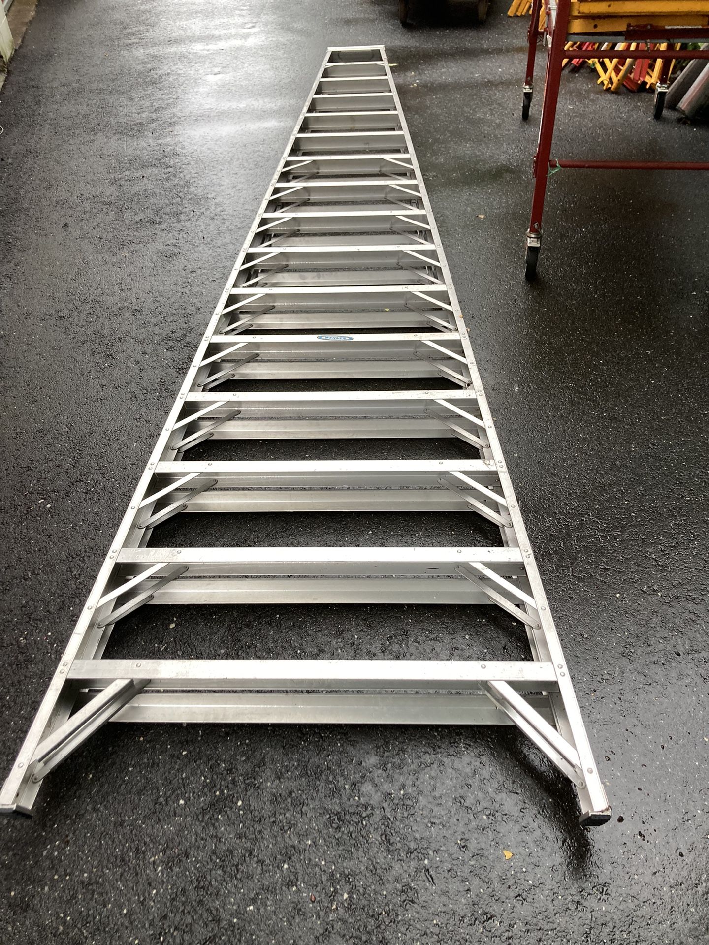 Werner 16 ft. Aluminum Step Ladder with 300 lb. Load Capacity Type IA Heavy Duty Rating  Used only couple times, like NEW! Cost over $1000 at the stor