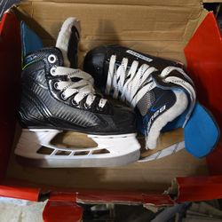 BAUER ICE SKATES (KIDS Y9)